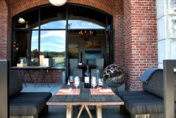 Blackbird Vineyards - RiverHouse